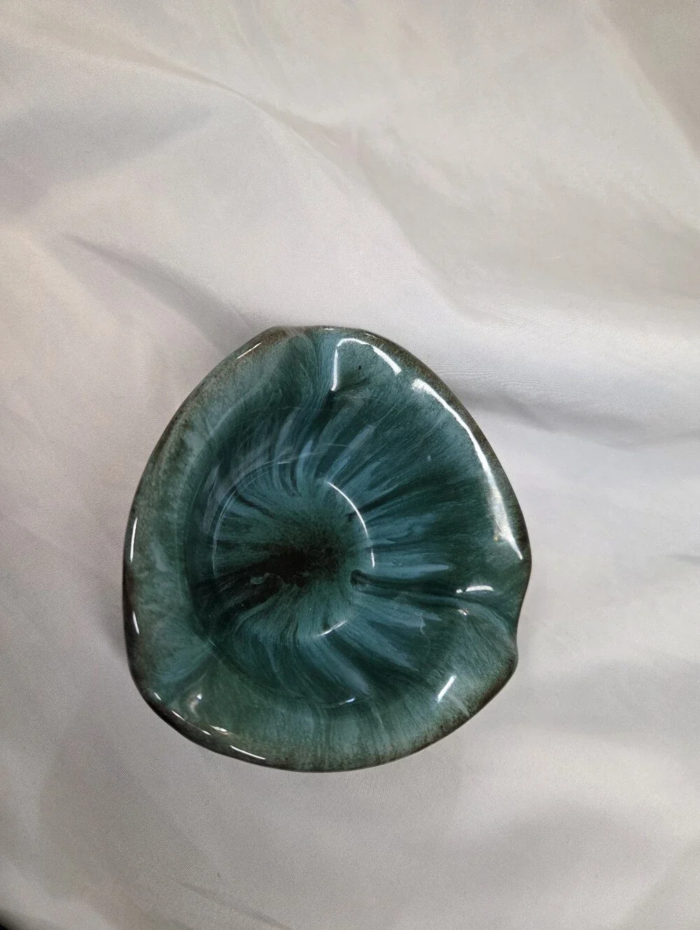 BC35 Vintage ” Blue Mountain Pottery Canada” Bowl Shaped Ashtray.